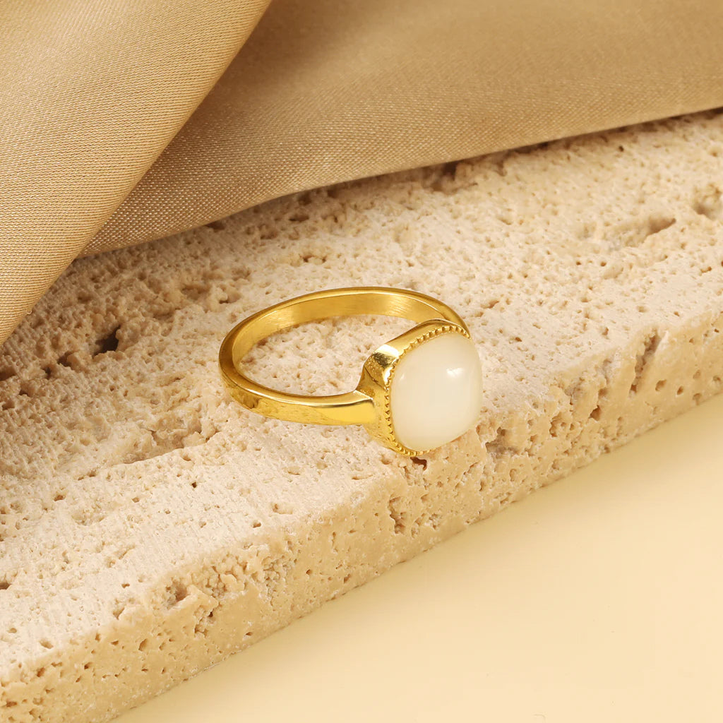Sara Stone Ring
