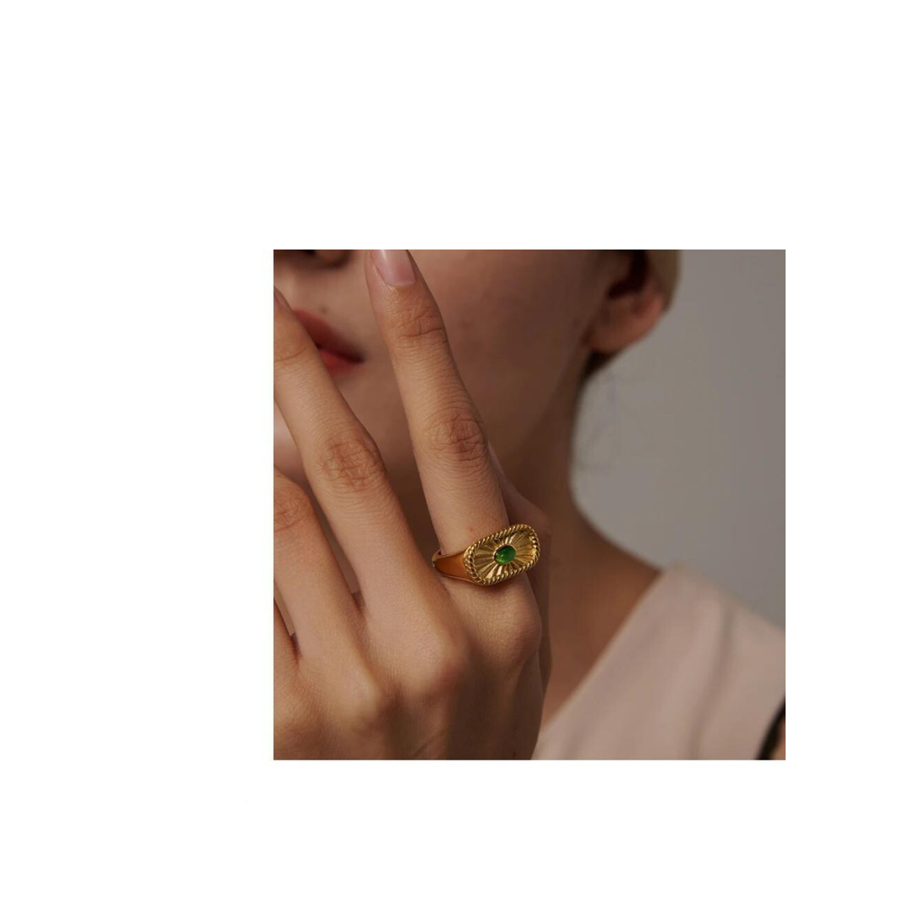 Greta Emerald Ring