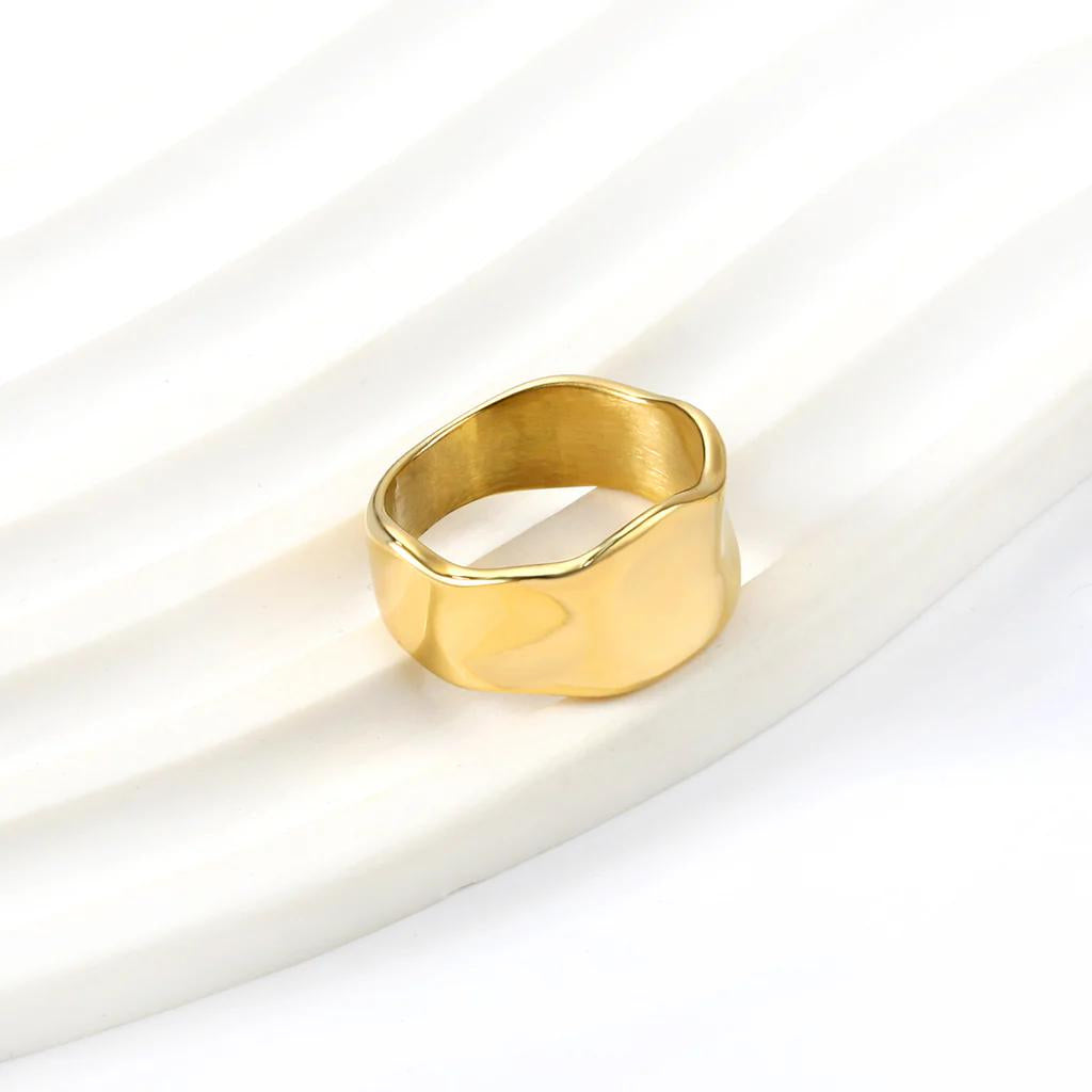 Adore Ring